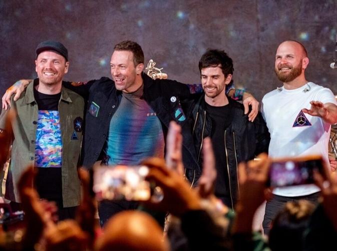 Coldplay, son nouveau single "feelslikeimfallinginlove" à peine sorti est déjà un tube